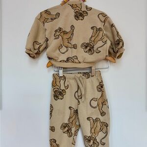 H&M Disney Lion King Print Kids' Outfit